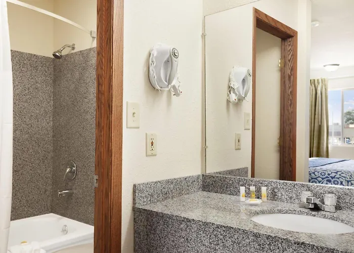 Pet Friendly hotel: Days Inn By Wyndham Champaign/Urbana